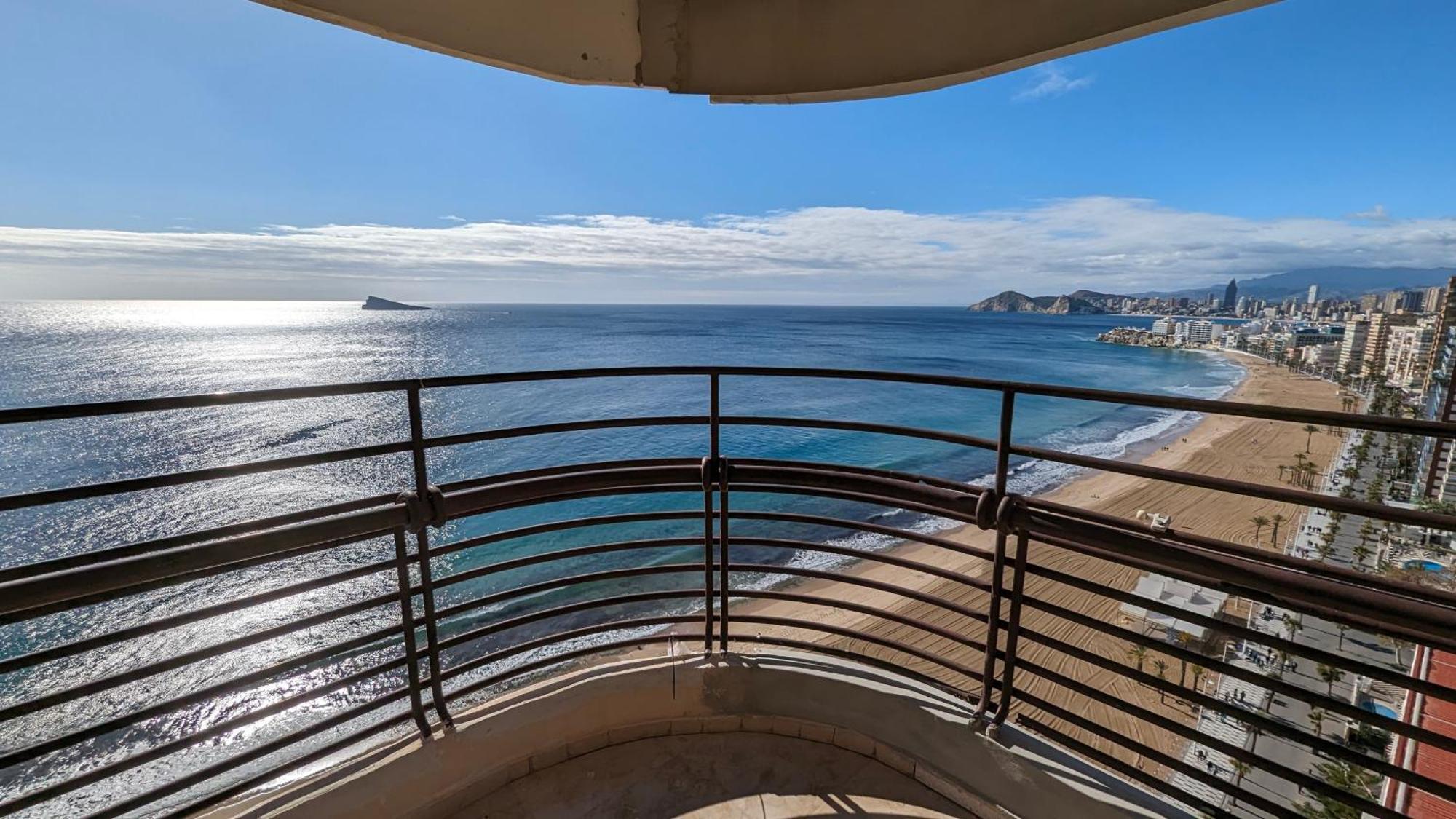 Las Arenas Sea Front Apartments Benidorm Buitenkant foto