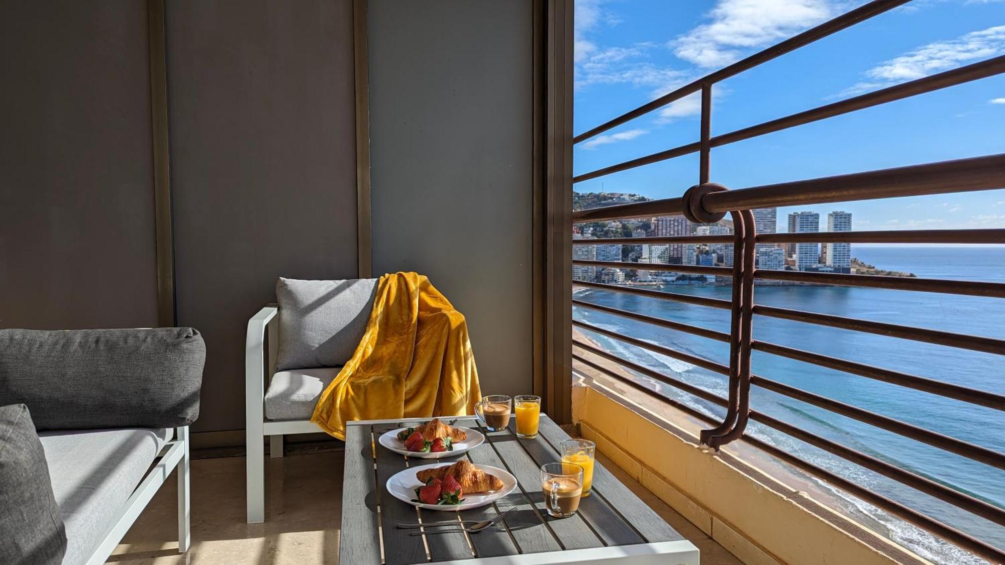 Las Arenas Sea Front Apartments Benidorm Buitenkant foto
