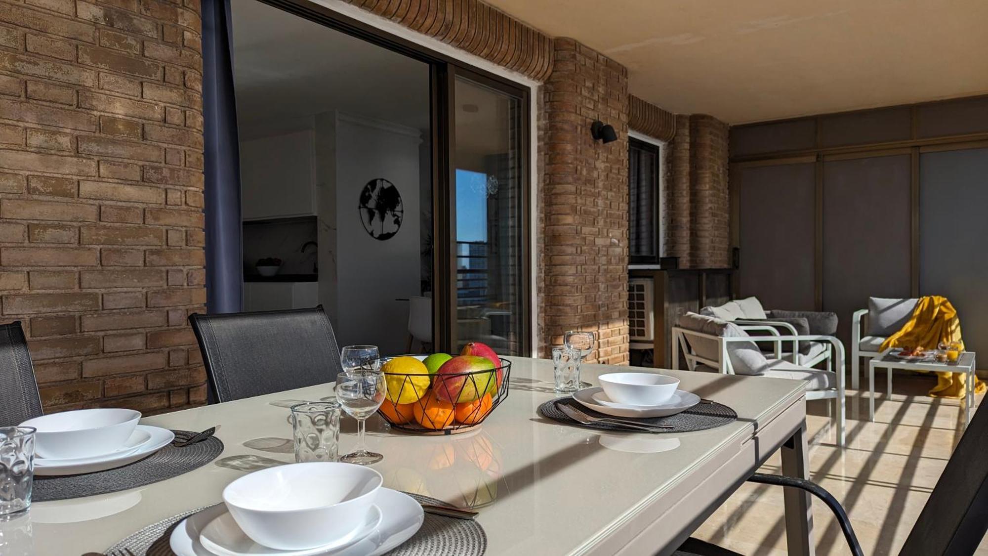 Las Arenas Sea Front Apartments Benidorm Buitenkant foto