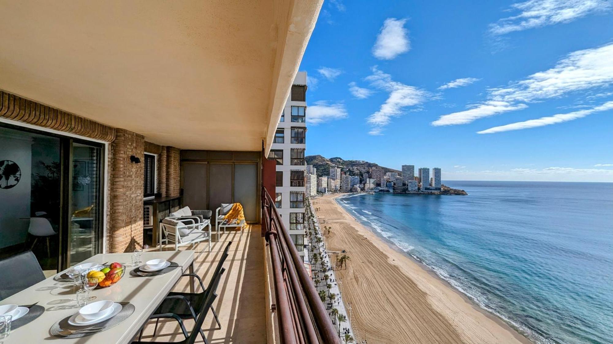 Las Arenas Sea Front Apartments Benidorm Buitenkant foto
